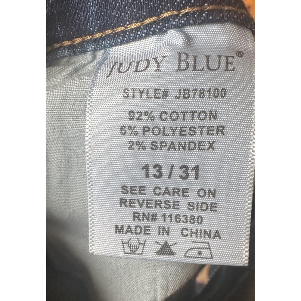 Judy Blue 13/31 Capri Fit Denim Jeans Distressed Medium Wash Mid Rise - Picture 4 of 4